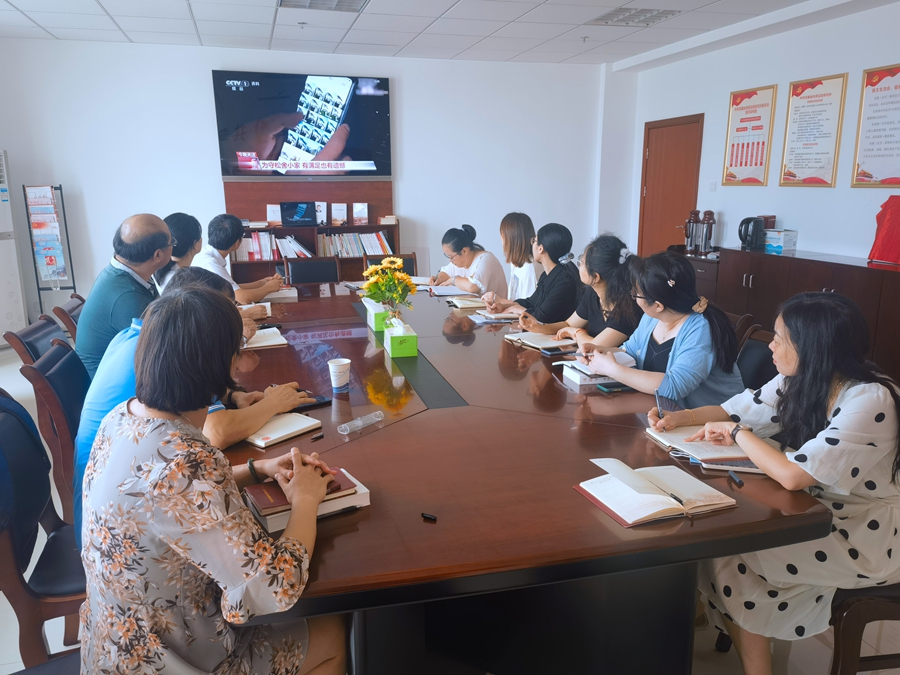 8月主题党日照片_副本.jpg